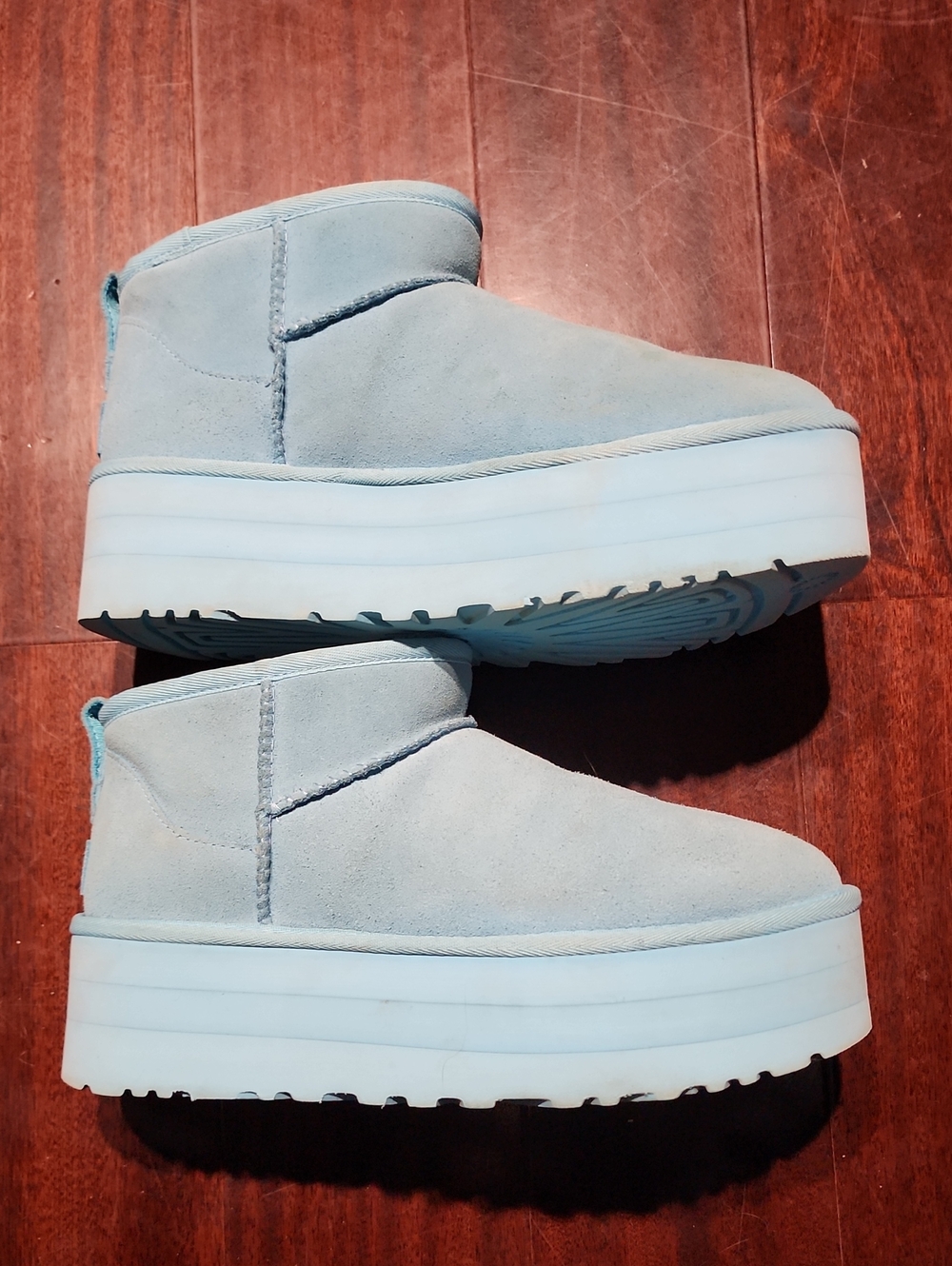 UGG CLASSIC ULTRA MINI PLATFORM SUMMER SKY SHEARLING BOOTS WOMEN’S SIZE US 9